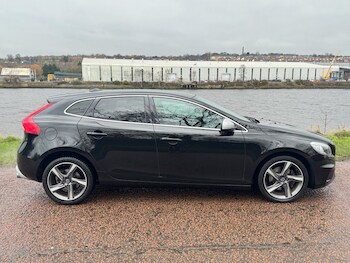 Used Volvo V40 2015 for sale - 77369586: Photo