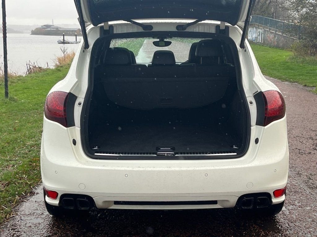 Used Porsche Cayenne 2011 for sale - 76439424: Photo 10