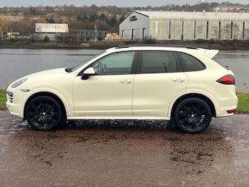Used Porsche Cayenne 2011 for sale - 76439424: Photo