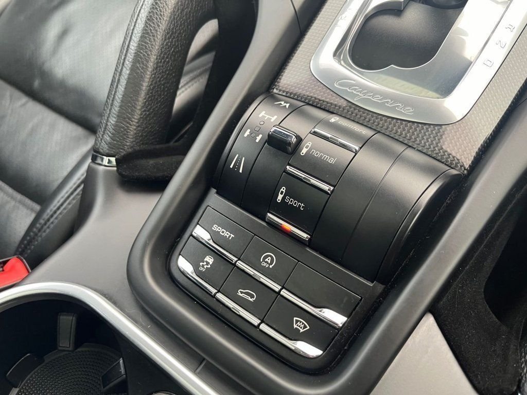 Used Porsche Cayenne 2011 for sale - 76439424: Photo 6