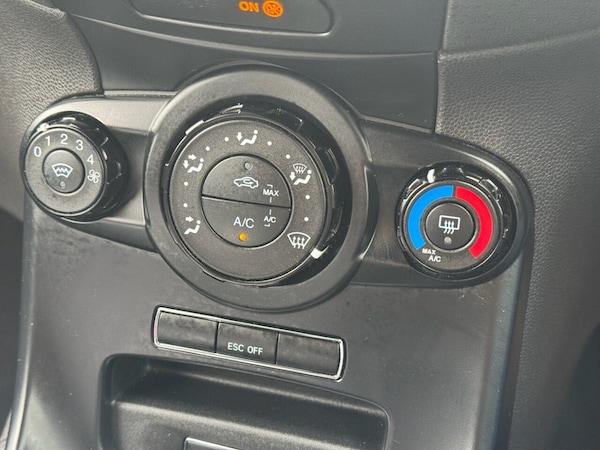 Used Ford Fiesta 2014 for sale - 76202551: Photo 21