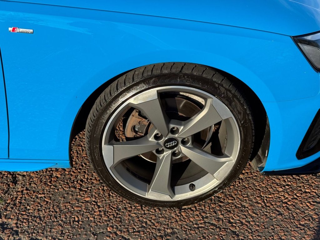 Used Audi A4 Avant 2019 for sale - 76245277: Photo 8