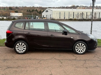 Used Vauxhall Zafira 2016 for sale - 77609170: Photo