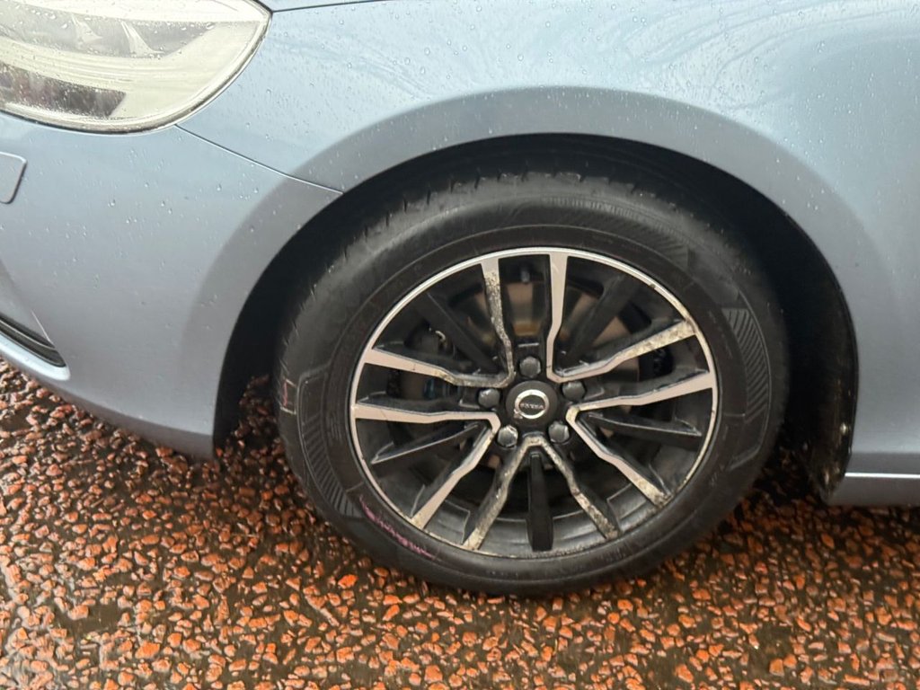 Used Volvo V40 2017 for sale - 77451622: Photo 32