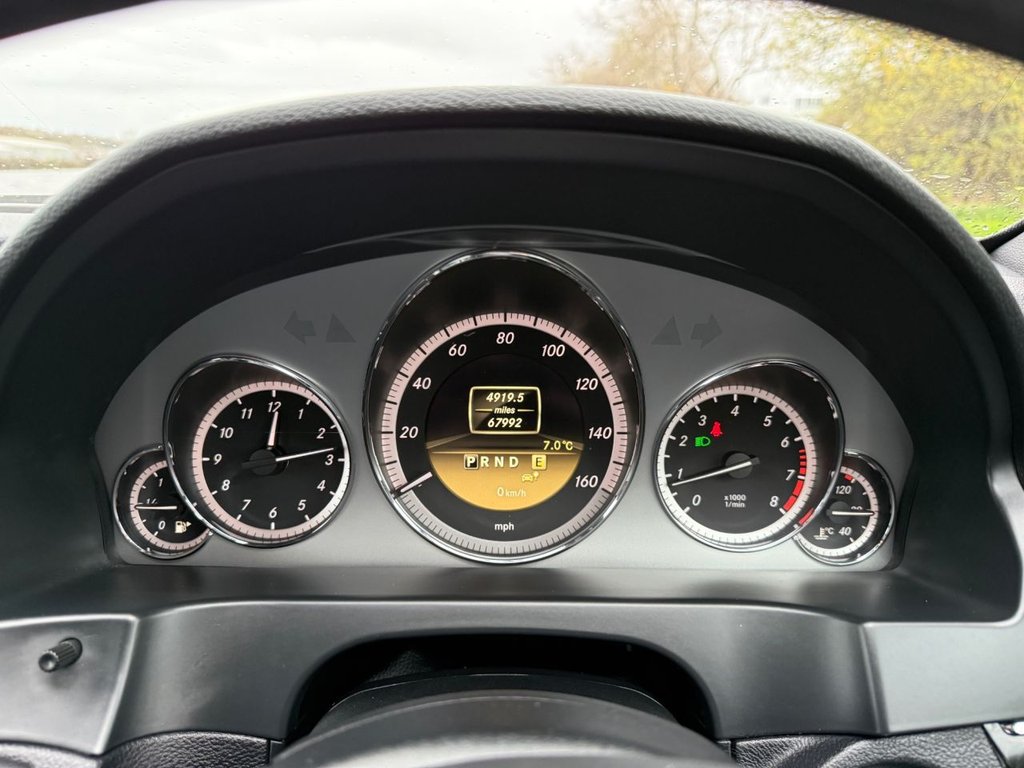 Used Mercedes-Benz E Class 2011 for sale - 76582914: Photo 13