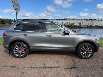 Used Volkswagen Touareg 2015 for sale - 76023778: Photo 2