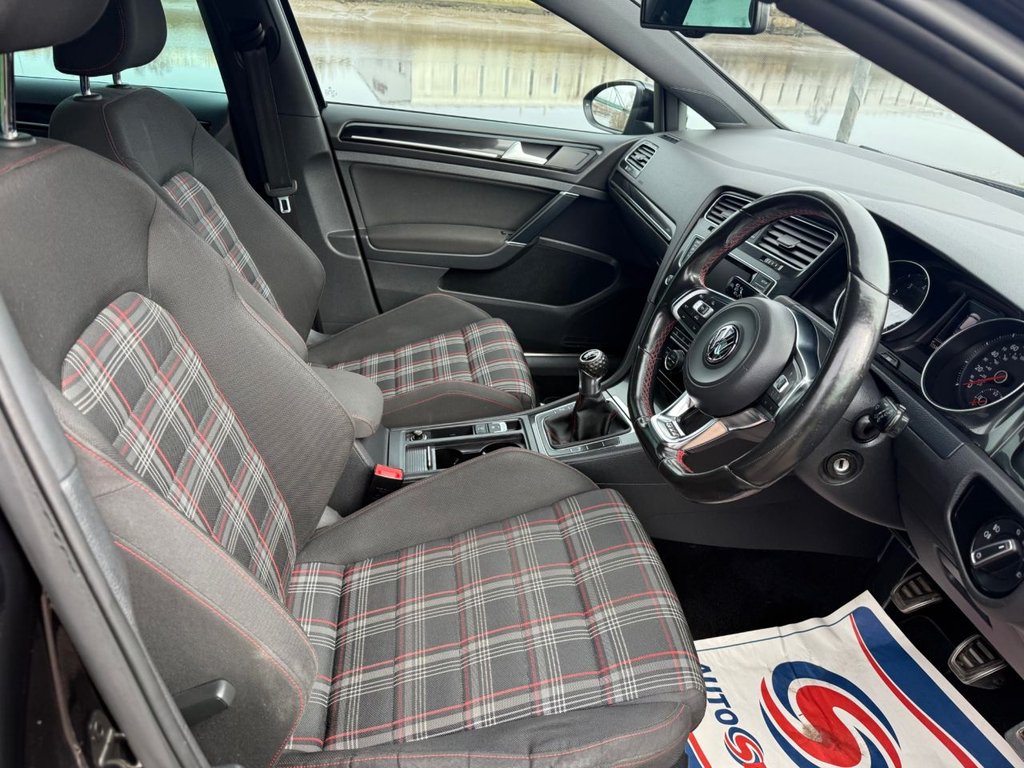 Used Volkswagen Golf 2014 for sale - 77952475: Photo 10