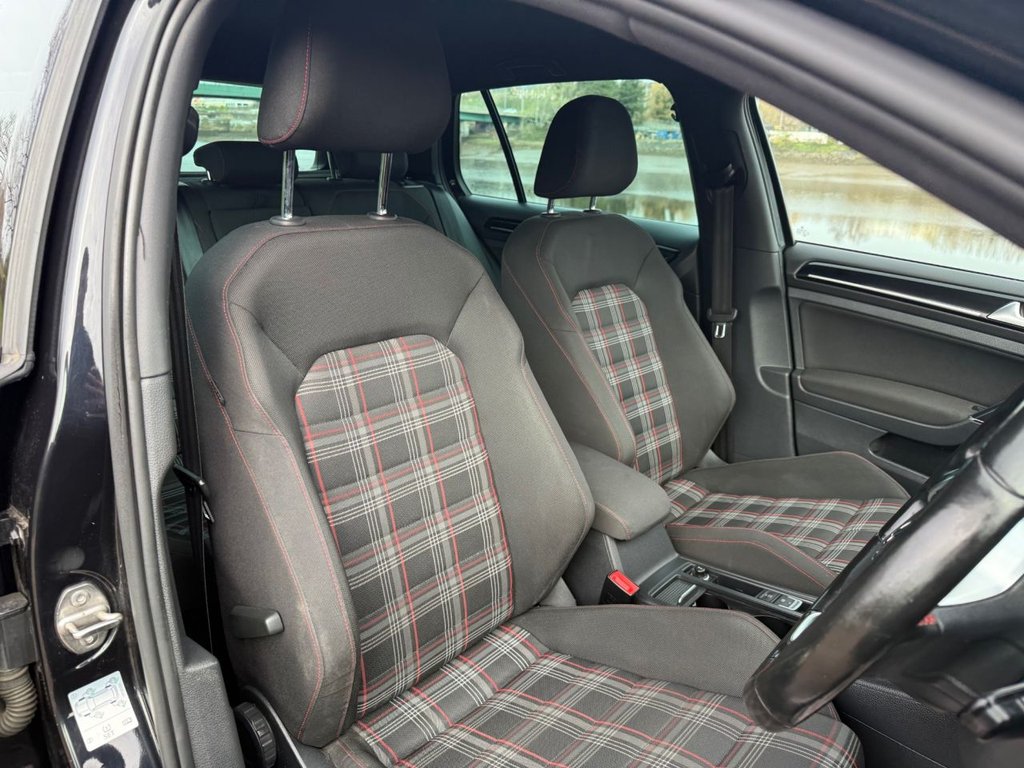 Used Volkswagen Golf 2014 for sale - 77952475: Photo 11