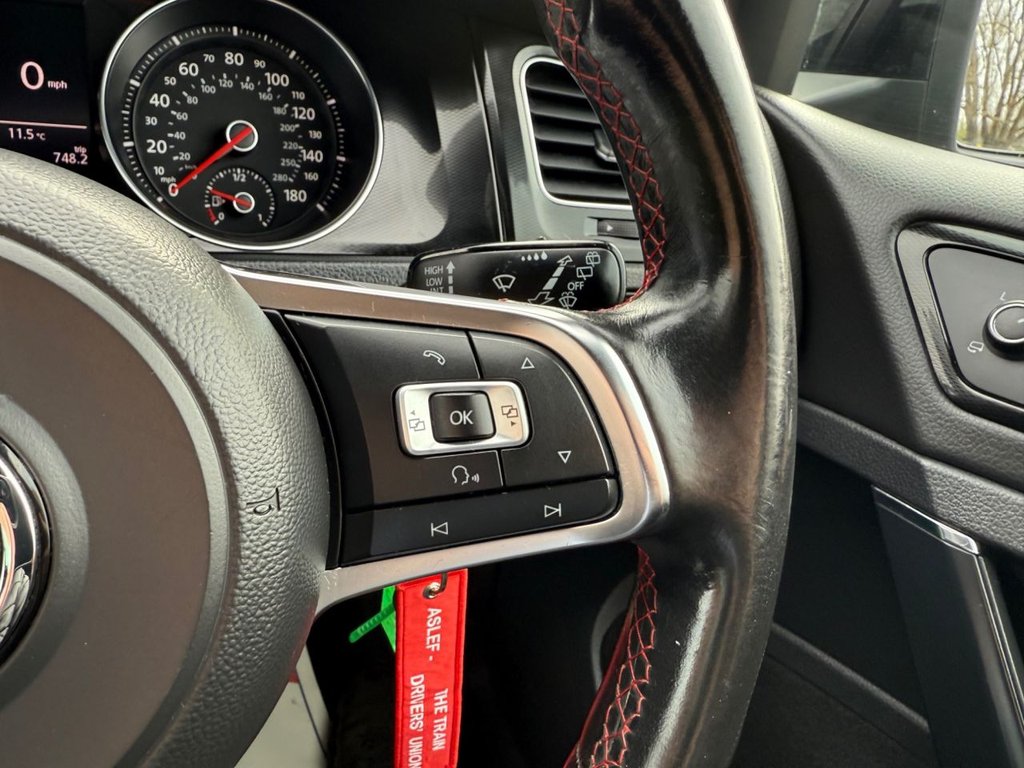 Used Volkswagen Golf 2014 for sale - 77952475: Photo 24