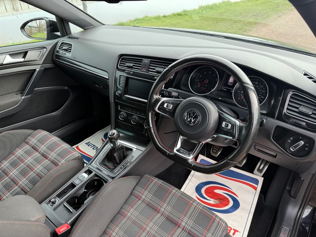 Used Volkswagen Golf 2014 for sale - 77952475: Photo 9