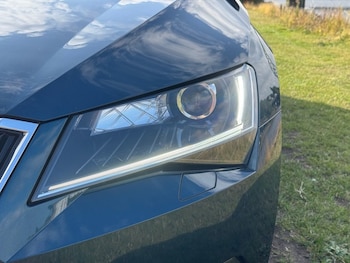 Used Skoda Superb 2017 for sale - 79607857: Photo
