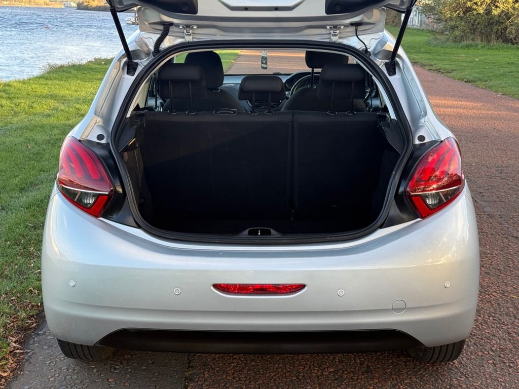 Used Peugeot 208 2017 for sale - 76380154: Photo 4