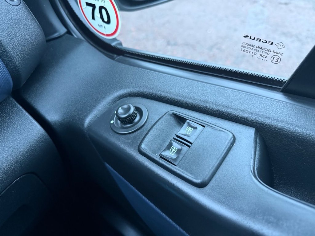 Used Vauxhall Vivaro 2017 for sale - 77236398: Photo 18