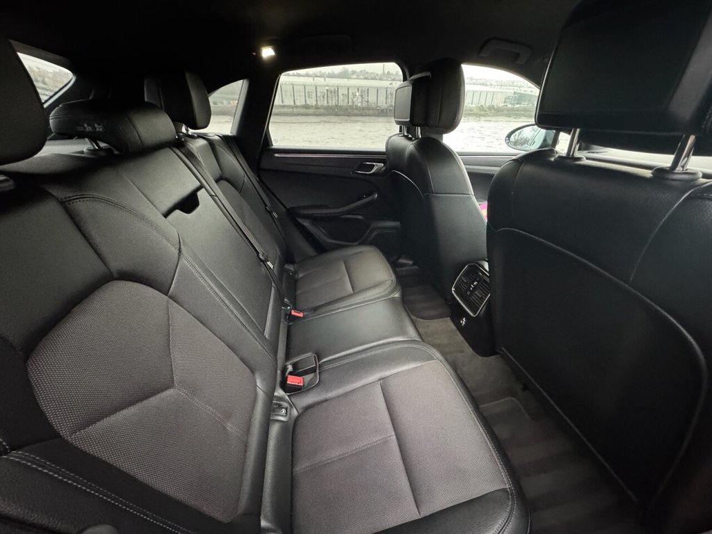 Used Porsche Macan 2021 for sale - 77302364: Photo 12