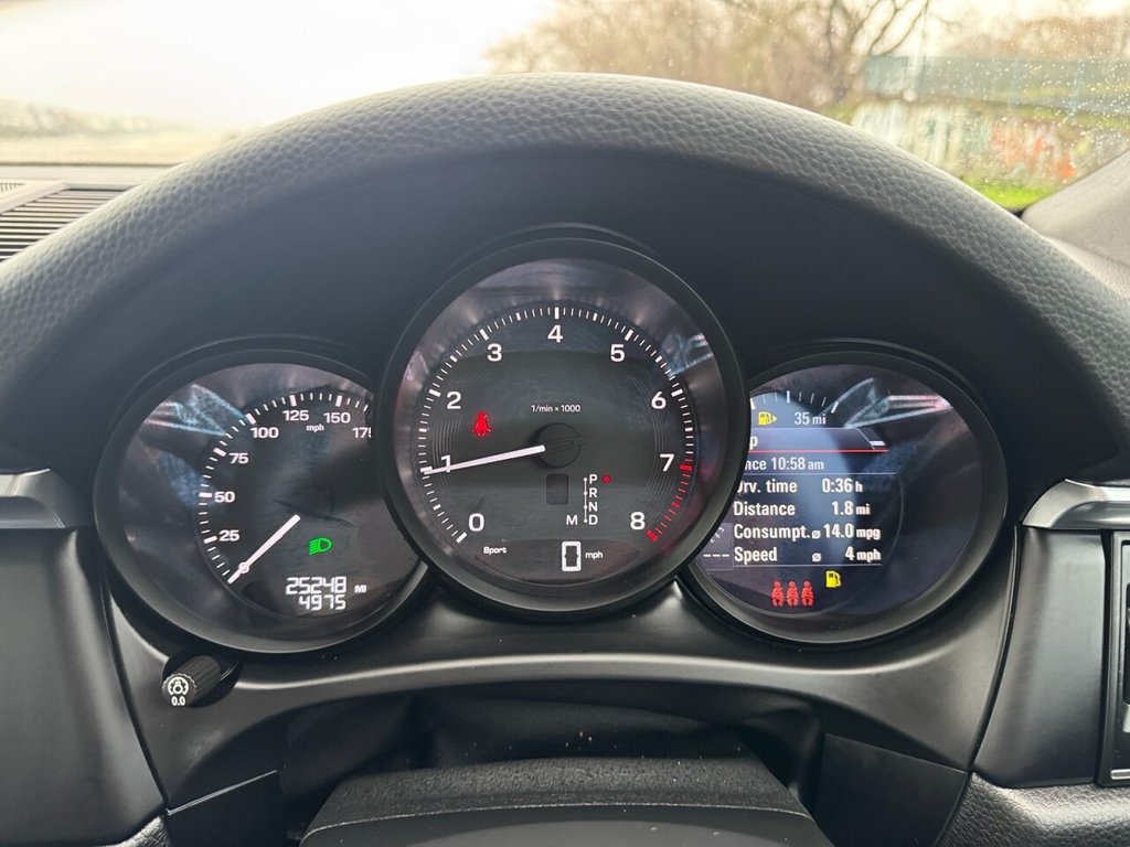 Used Porsche Macan 2021 for sale - 77302364: Photo 19