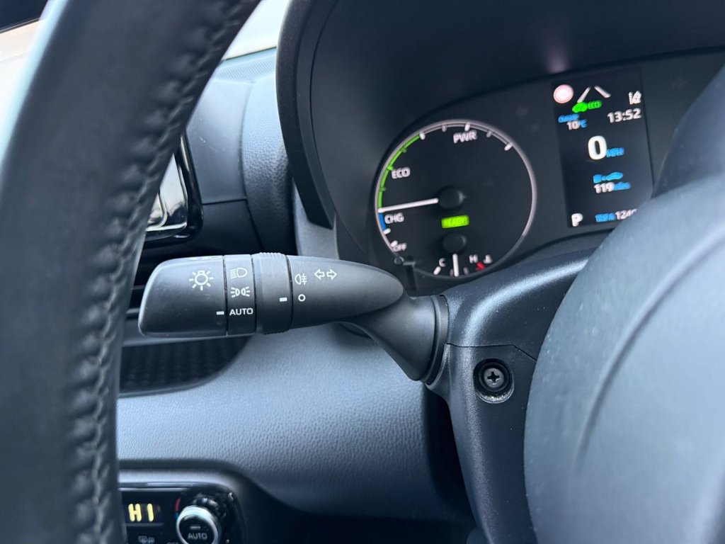 Used Toyota Yaris 2021 for sale - 76591039: Photo 24