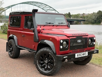 Land Rover - Defender