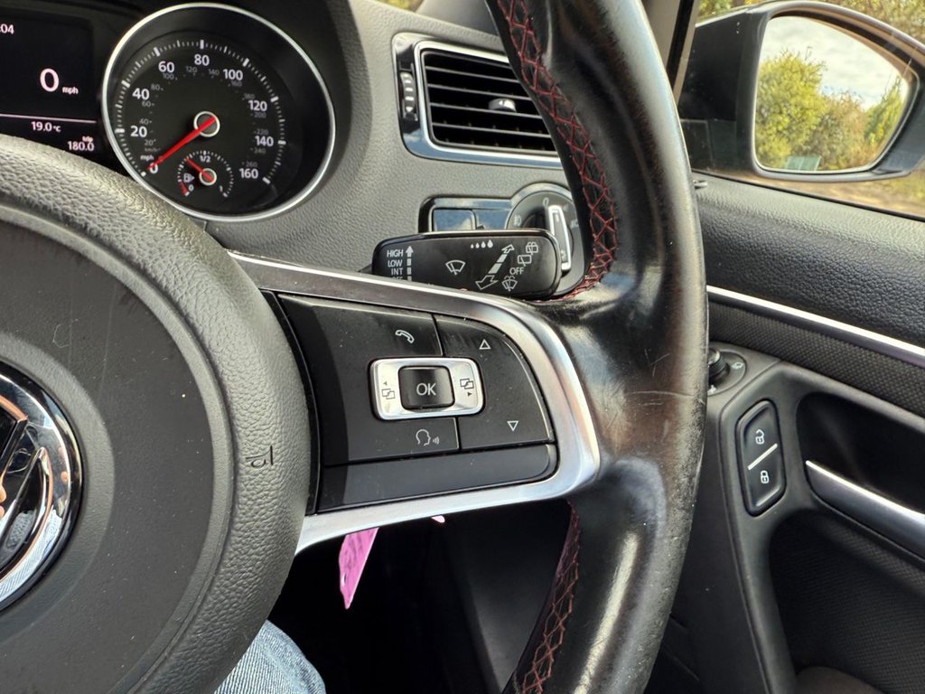 Used Volkswagen Polo 2015 for sale - 76546352: Photo 19