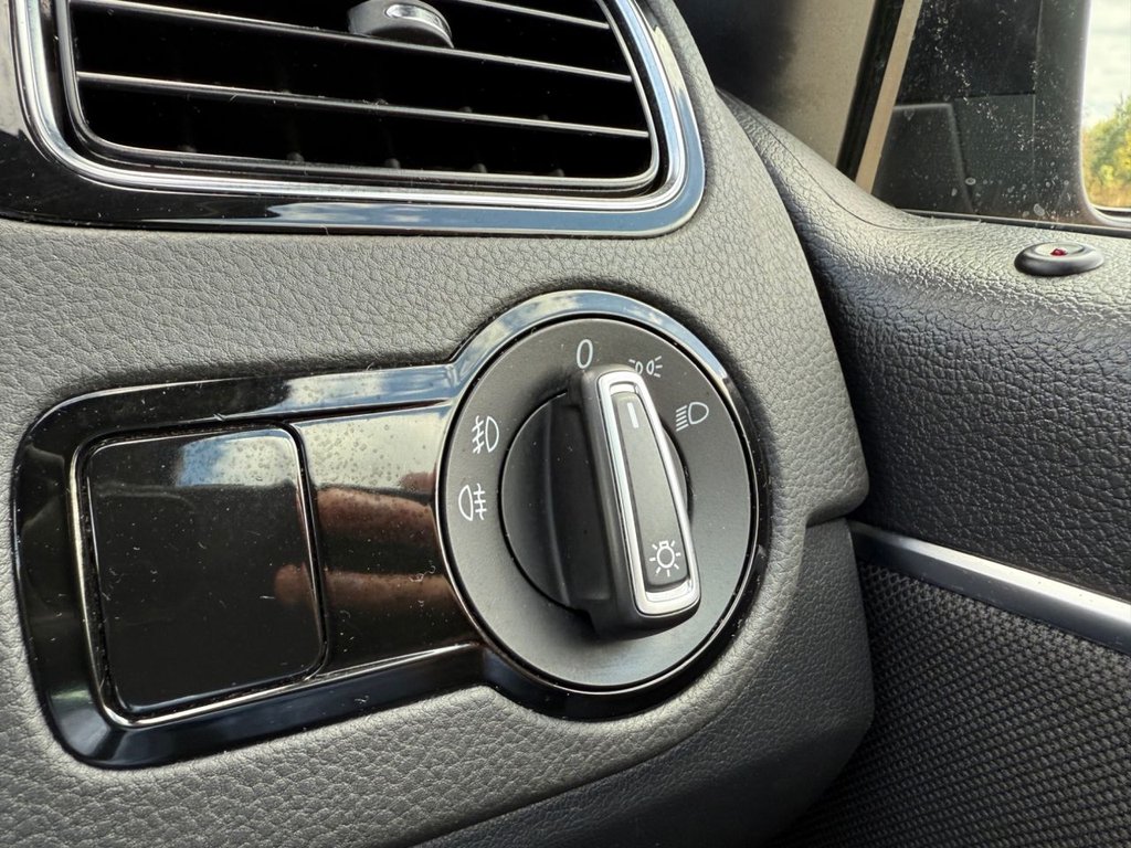 Used Volkswagen Polo 2015 for sale - 76546352: Photo 24