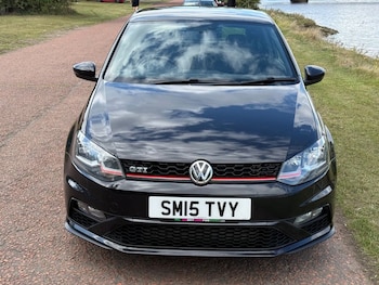 Used Volkswagen Polo 2015 for sale - 76546352: Photo