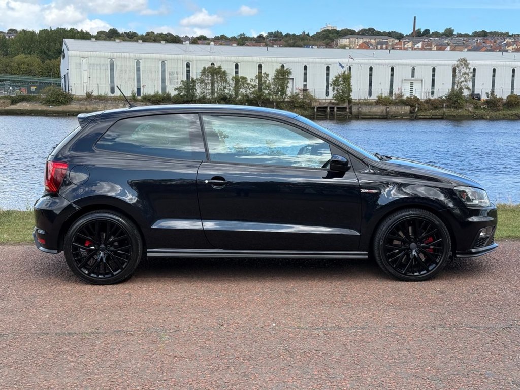 Used Volkswagen Polo 2015 for sale - 76546352: Photo 3