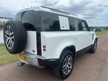 Used Land Rover Defender 110 2022 for sale - 74998478: Photo