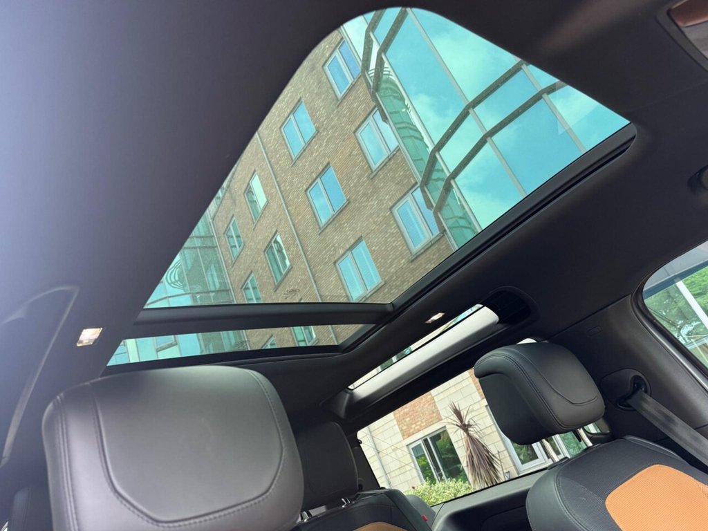 Used Land Rover Defender 2023 for sale - 76491250: Photo 15