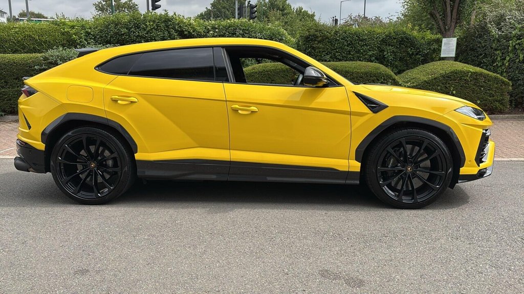 Used Lamborghini Urus 2021 for sale - 76491260: Photo 2