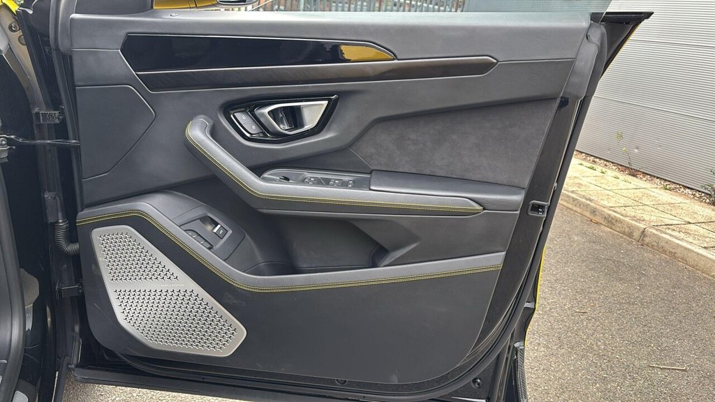 Used Lamborghini Urus 2021 for sale - 76491260: Photo 34