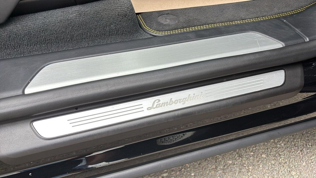 Used Lamborghini Urus 2021 for sale - 76491260: Photo 41