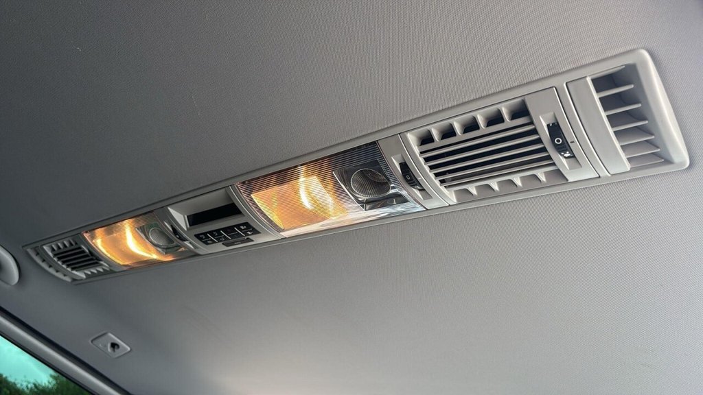 Used Volkswagen Caravelle 2013 for sale - 76491252: Photo 32