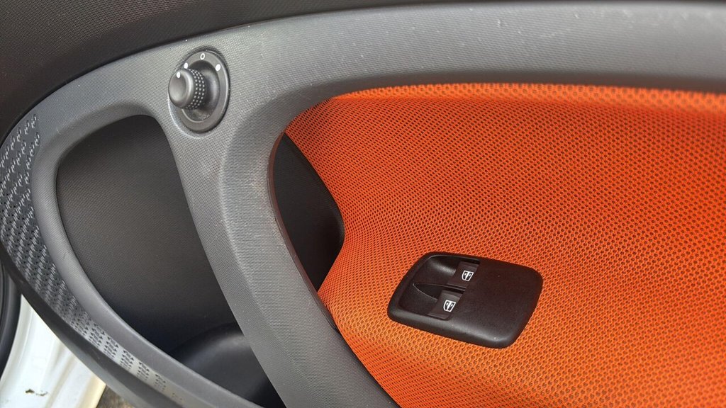 Used smart fortwo 2019 for sale - 76632319: Photo 21