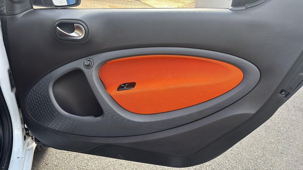 Used smart fortwo 2019 for sale - 76632319: Photo 24