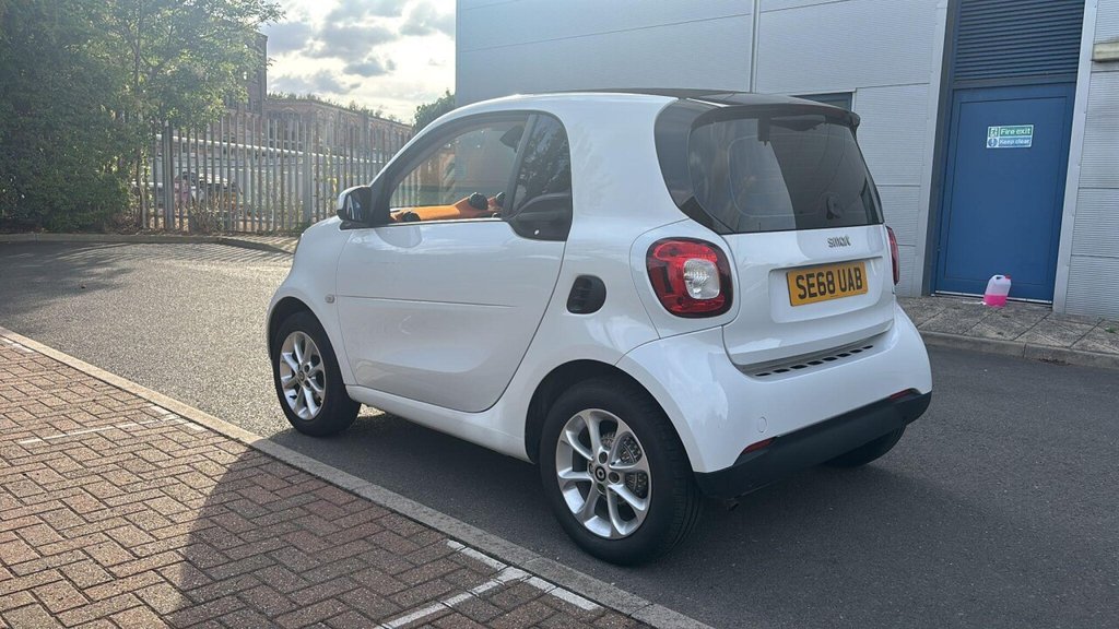 Used smart fortwo 2019 for sale - 76632319: Photo 4