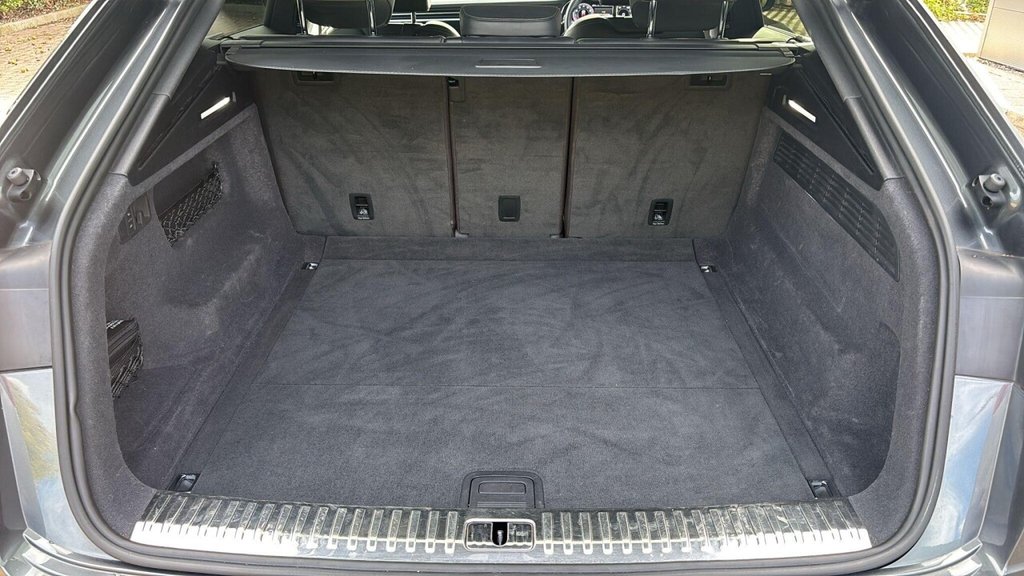 Used Audi Q8 2022 for sale - 76491255: Photo 32