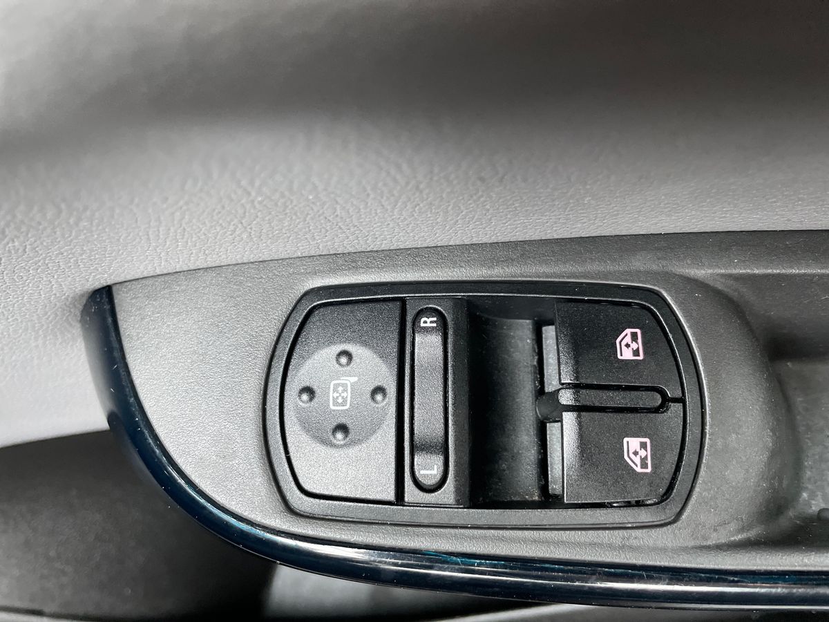 Used Vauxhall Corsa 2015 for sale - 77470943: Photo 20