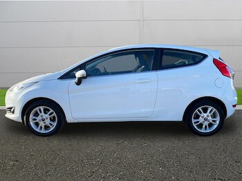 Used Ford Fiesta 2015 for sale - 77010234: Photo
