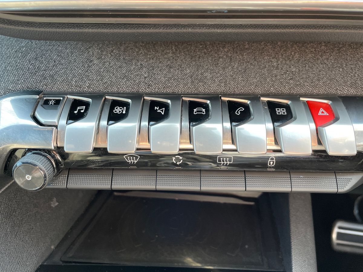 Used Peugeot 3008 2017 for sale - 77002763: Photo 18