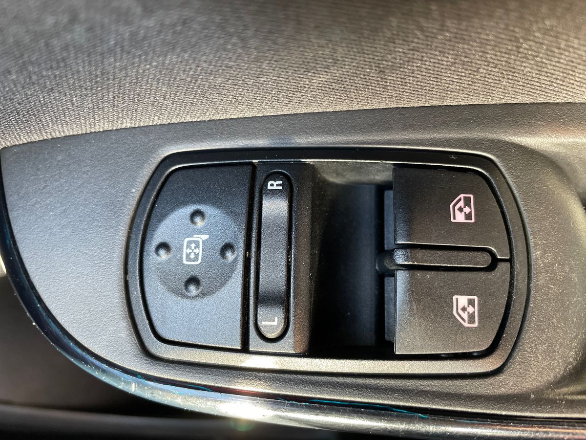 Used Vauxhall Corsa 2016 for sale - 77002801: Photo 20