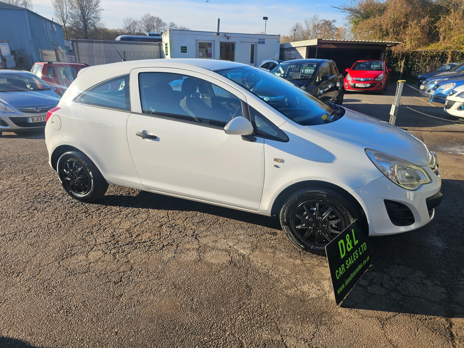Used Vauxhall Corsa 2013 for sale - 78041916: Photo 3