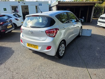 Used Hyundai i10 2014 for sale - 79653840: Photo