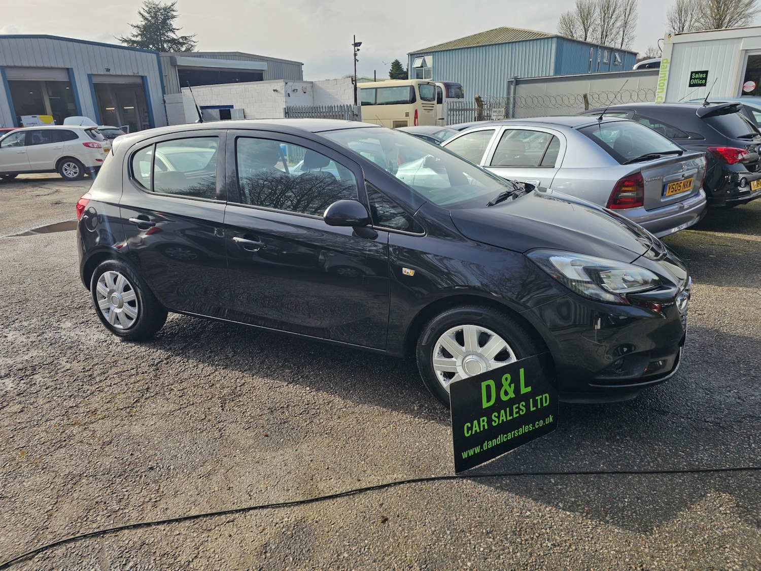 Used Vauxhall Corsa 2015 for sale - 77760881: Photo 2