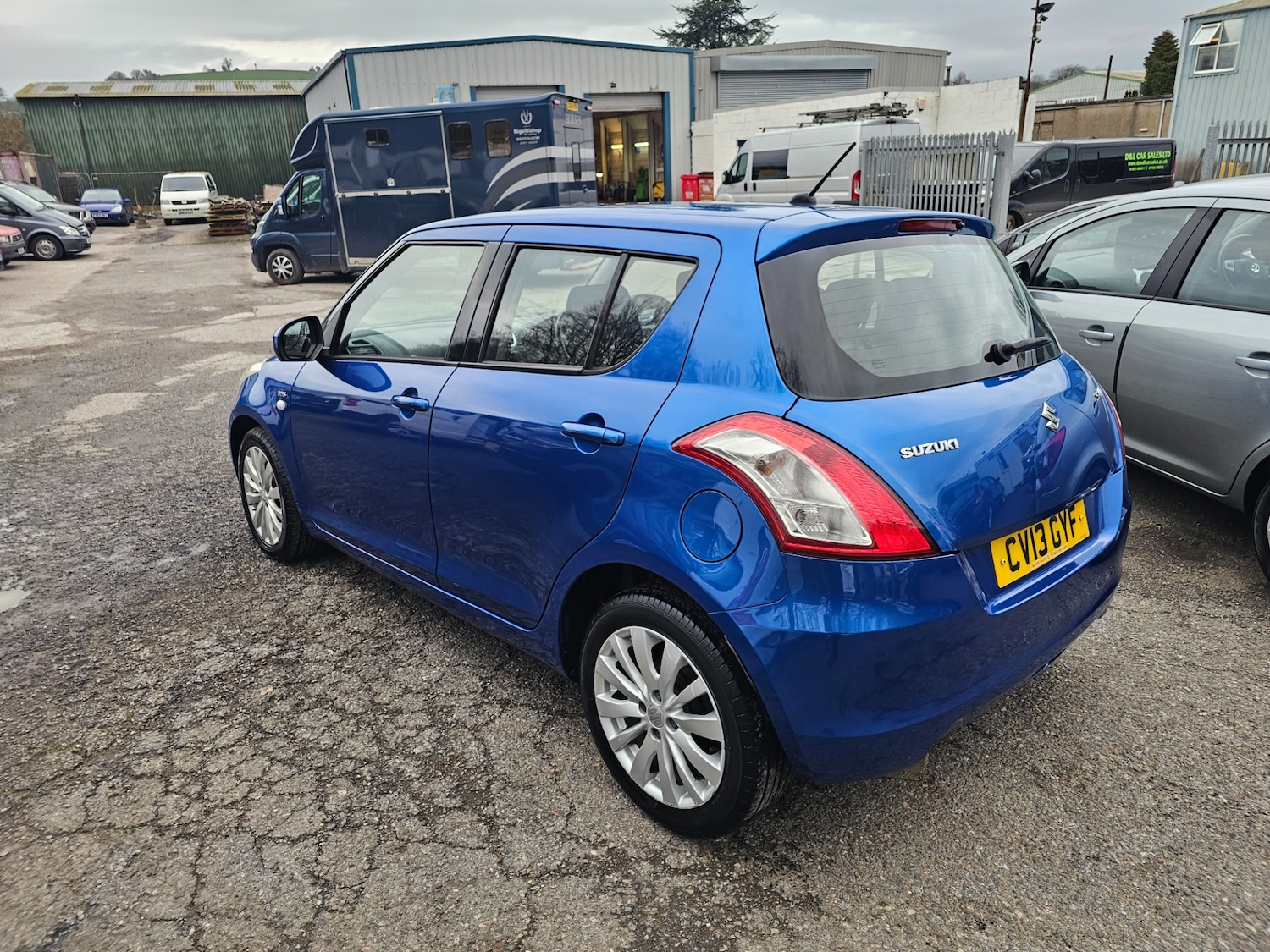 Used Suzuki Swift 2013 for sale - 77668200: Photo 6