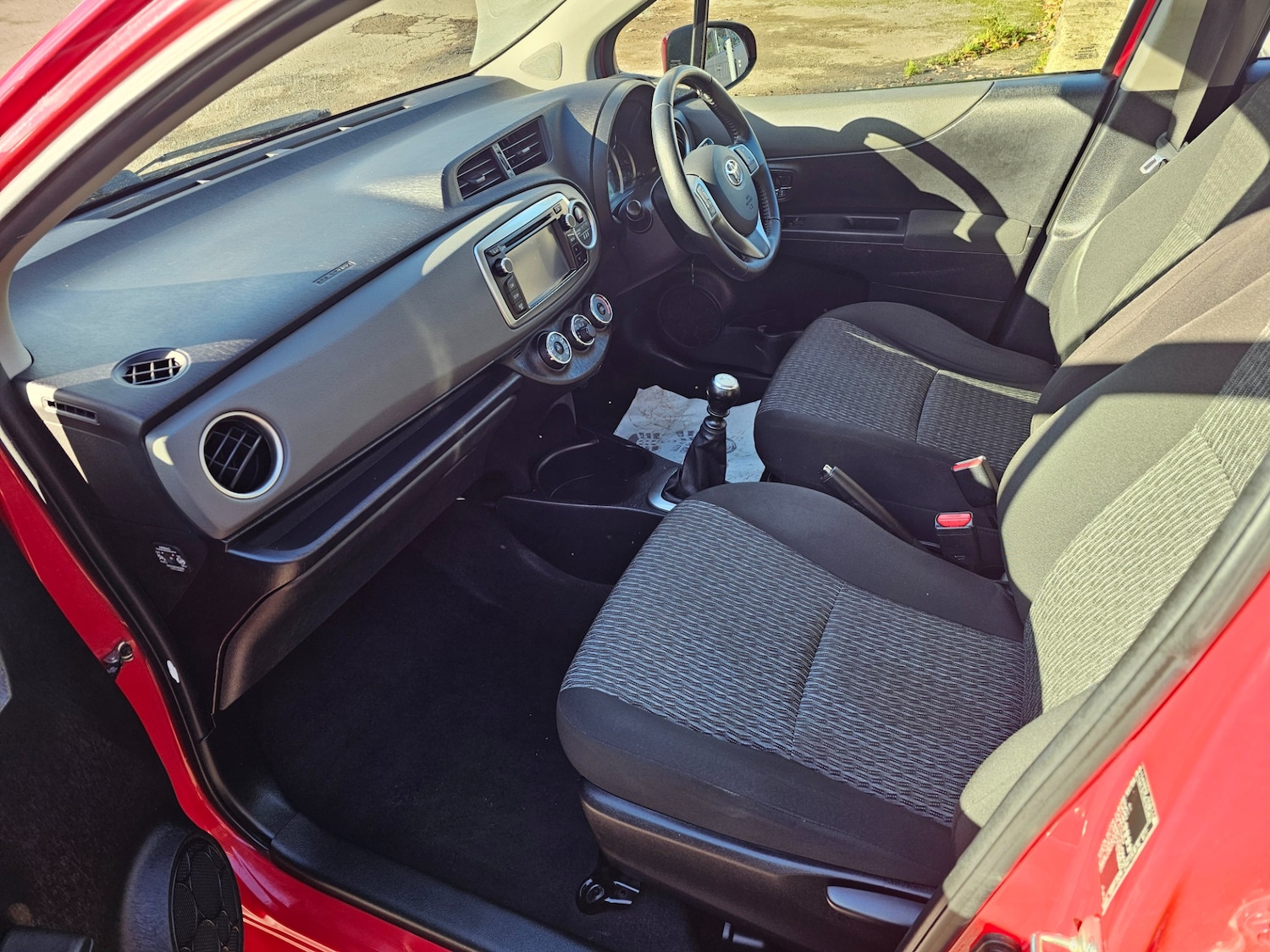 Used Toyota Yaris 2013 for sale - 76626581: Photo 17