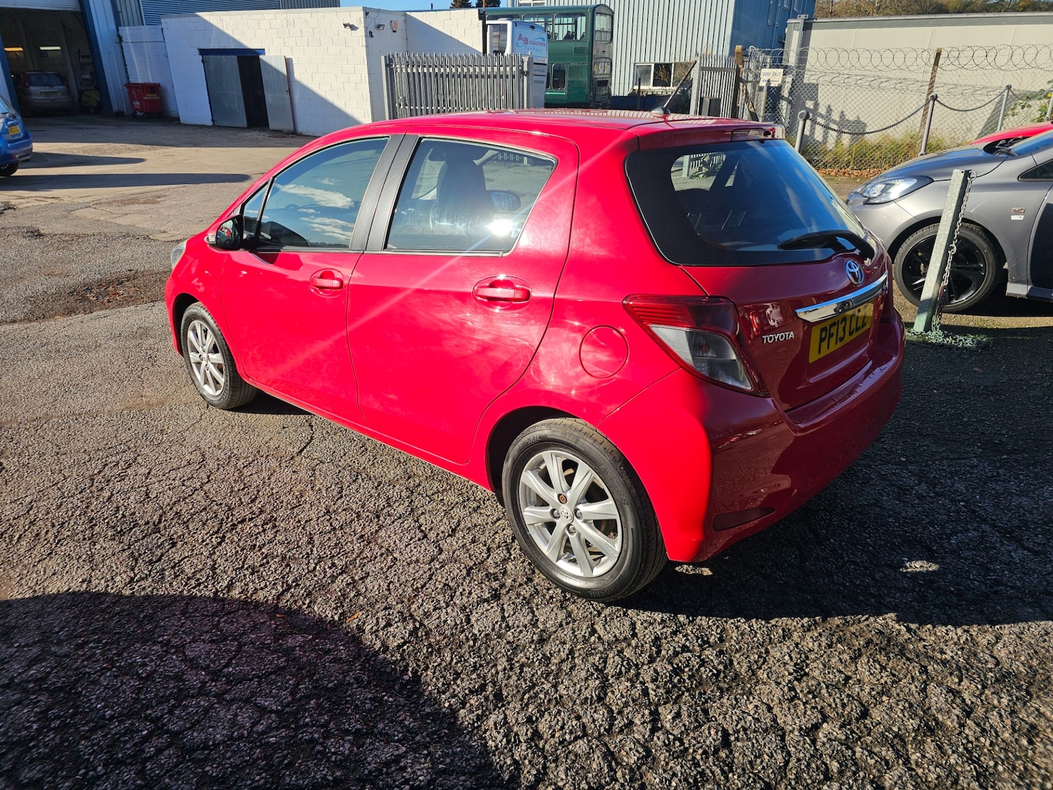 Used Toyota Yaris 2013 for sale - 76626581: Photo 6