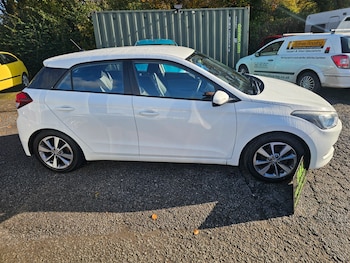 Used Hyundai i20 2015 for sale - 76531587: Photo