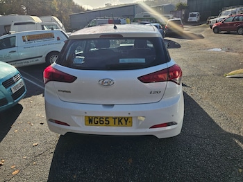 Used Hyundai i20 2015 for sale - 76531587: Photo