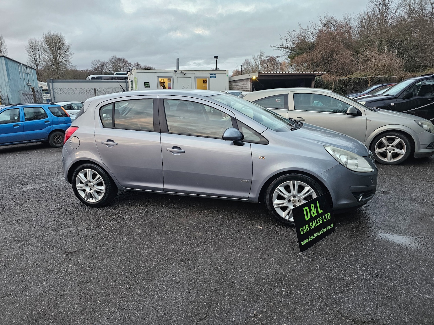 Used Vauxhall Corsa 2010 for sale - 77261712: Photo 2