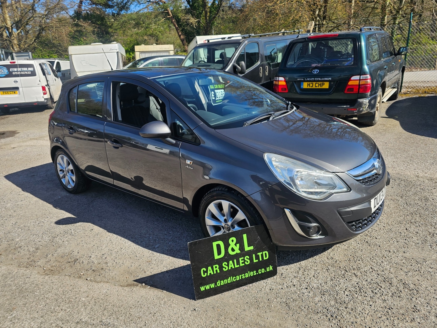 Used Vauxhall Corsa 2013 for sale - 78108411: Photo 2
