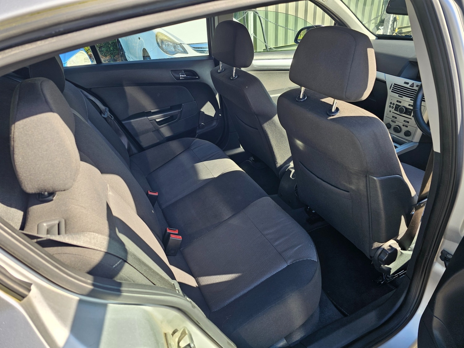 Used Vauxhall Astra 2010 for sale - 77946213: Photo 10